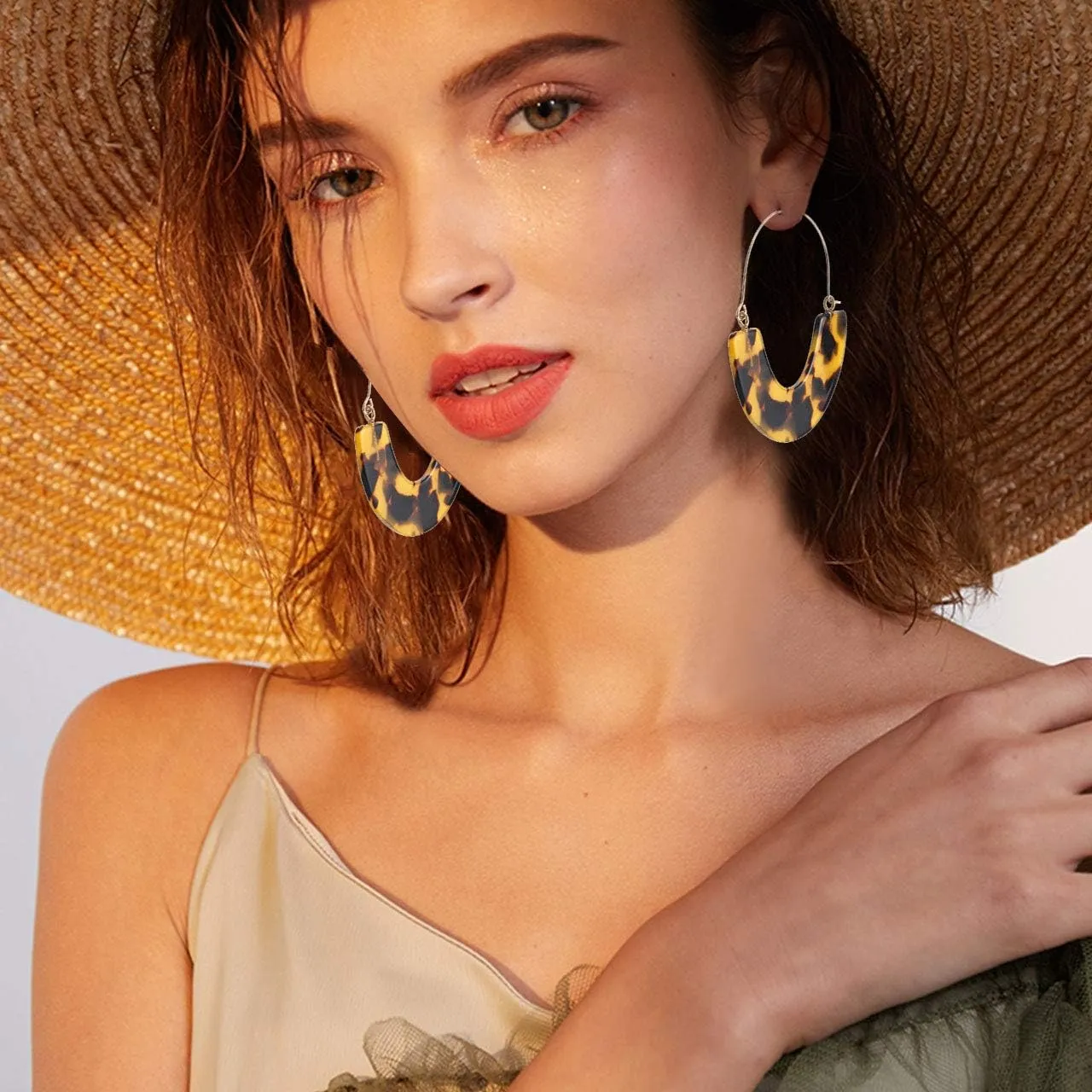 Acrylic Earrings Tortoise Hoop Earrings Statement Wire Resin Earrings Fan Drop Dangle Earring for Women