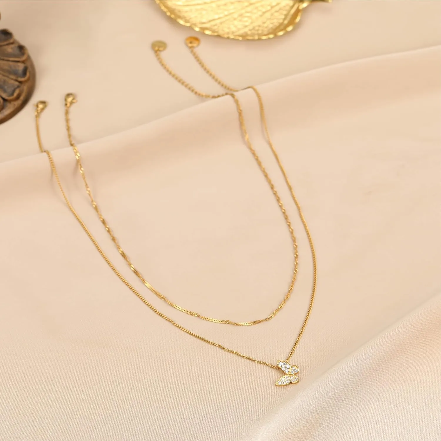 Butterly Necklaces for Women Heart Necklace 14K Dainty Gold Choker Handmade Necklaces Chain Shell Dainty Gold Choker Necklace for Women