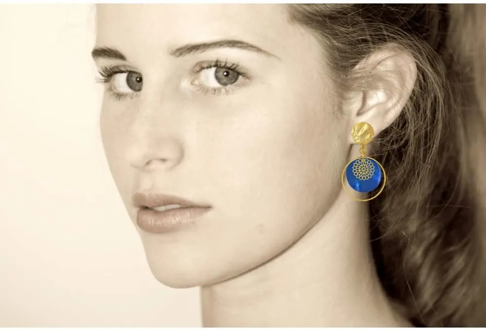 Gilt Metal Clip Earrings Circle and Resin Pastille