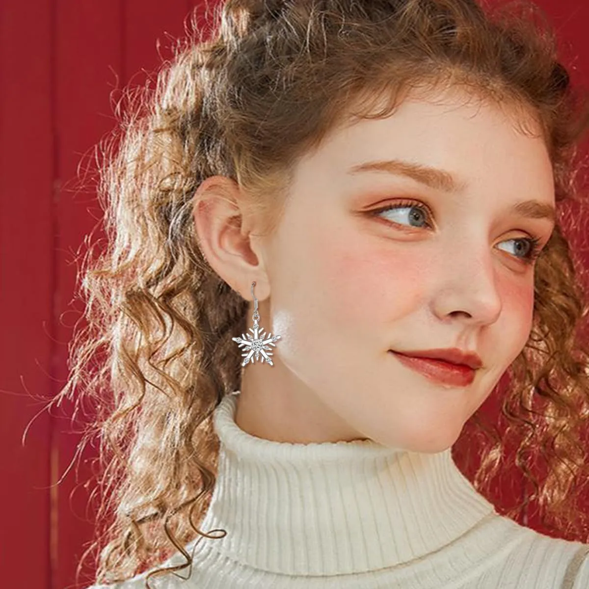 GULICX Christmas Earrings for Women Dangling, Hypoallergenic Snowflake Earrings Winter Holiday Dangle Earrings Christmas Jewelry Gifts for Women