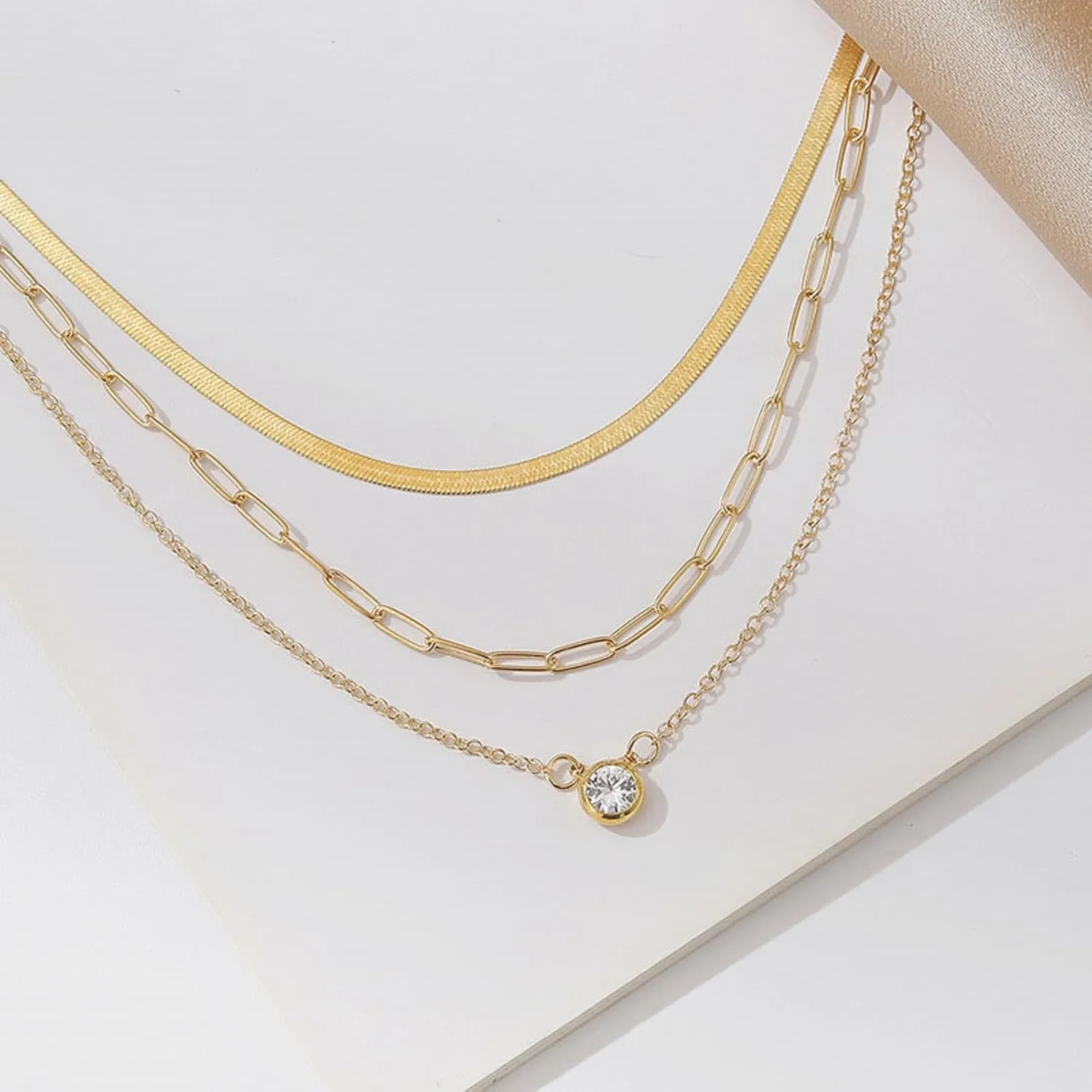 Layered Gold Necklaces for Women, 3 Layer Necklace Pendant Chain Necklace Dainty Layering Choker Necklaces