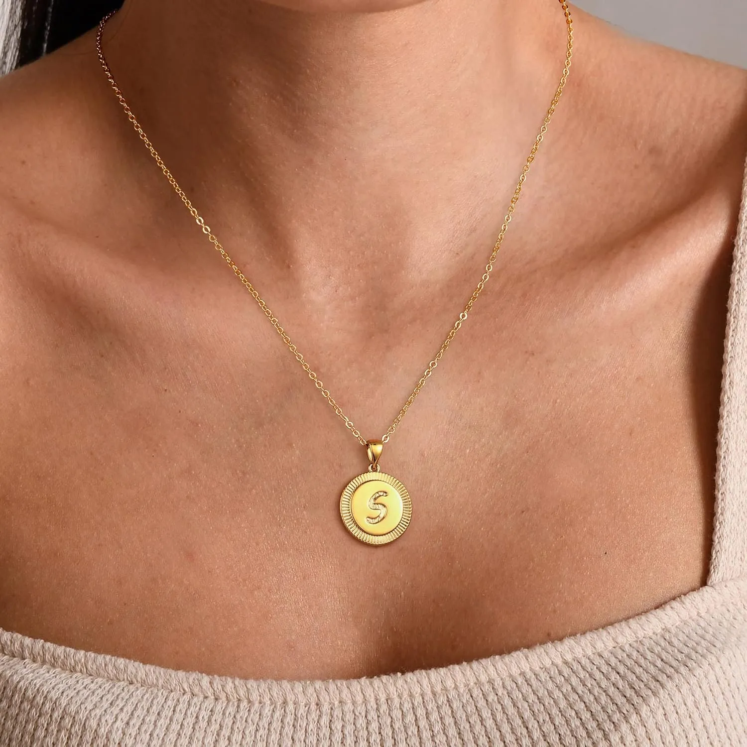 Layered Initial Necklaces for Women, 14K Gold Plated Paperclip Chain Necklace Round Gold Necklace Letter Pendant Layering Initial Necklaces for Women Gold Jewelry for Women Gifts