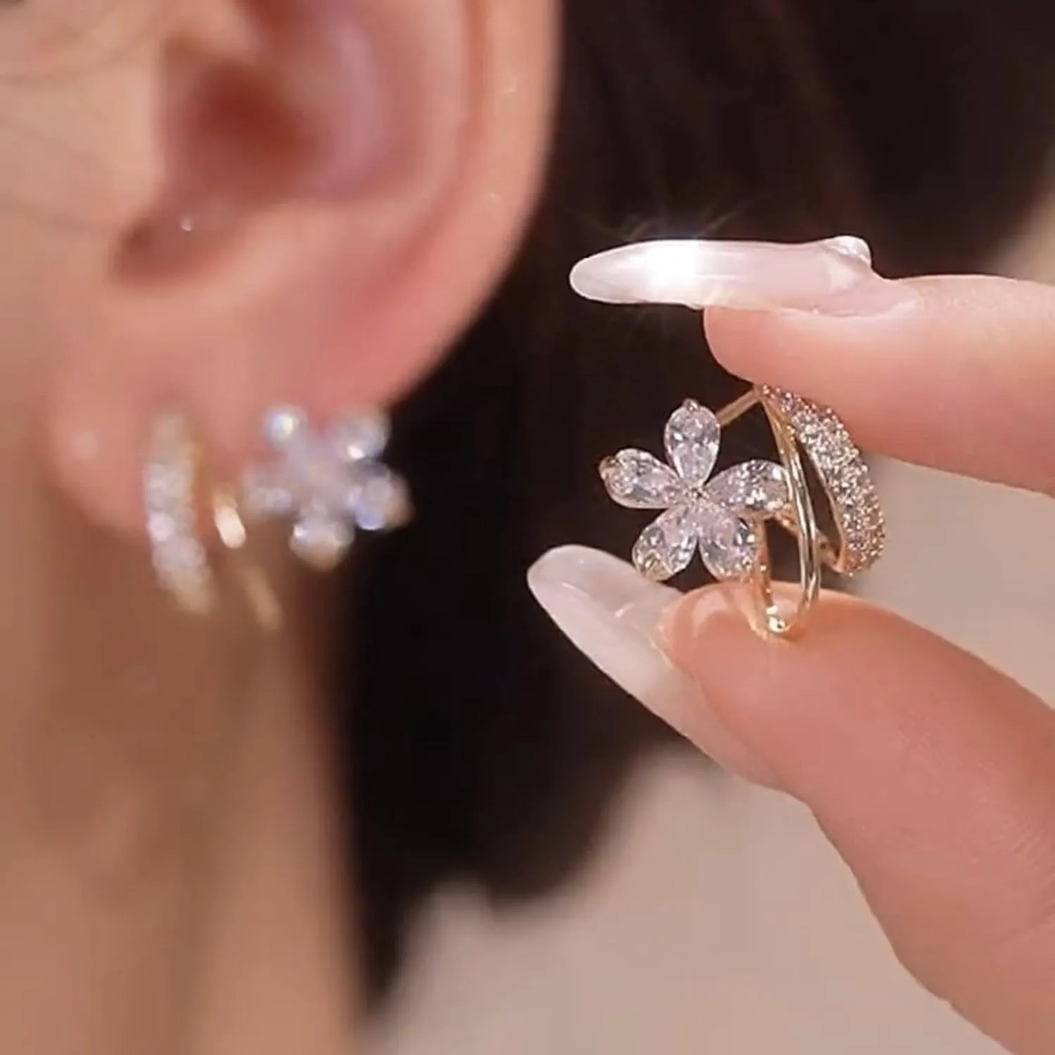 Trendy Nose Rings Korean Trendy Earrings Micro Encrusted with Diamonds Small C Ring Zircon Five Petal Flower Design Exquisite Earrings Silver Needles Little Earrings (A, One Size)