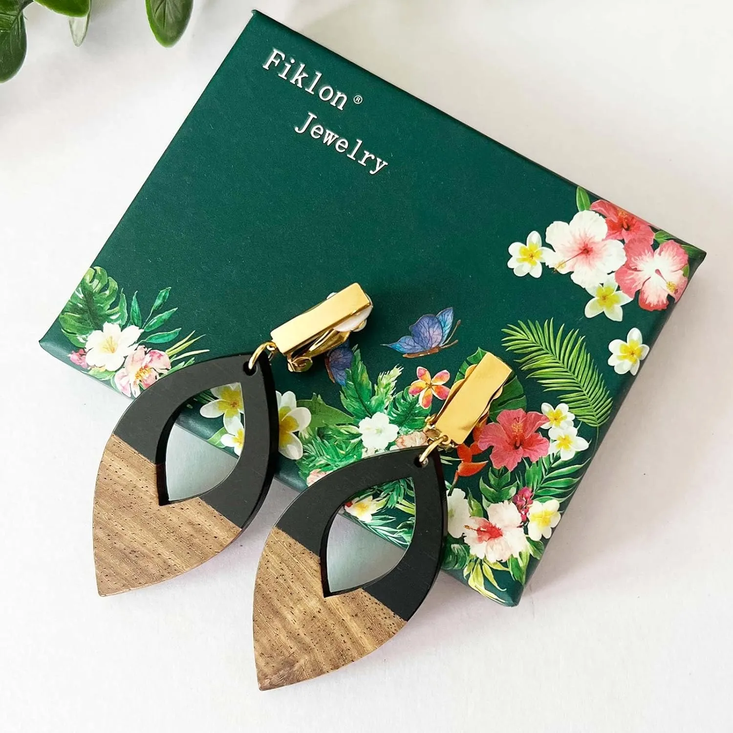 Wooden Geometric Clip On Earrings Women Gold Black Wood Non Pierced Ears Dangle Drop Earrings Triangle Leaf Comfortable Clip Earrings Jewelry