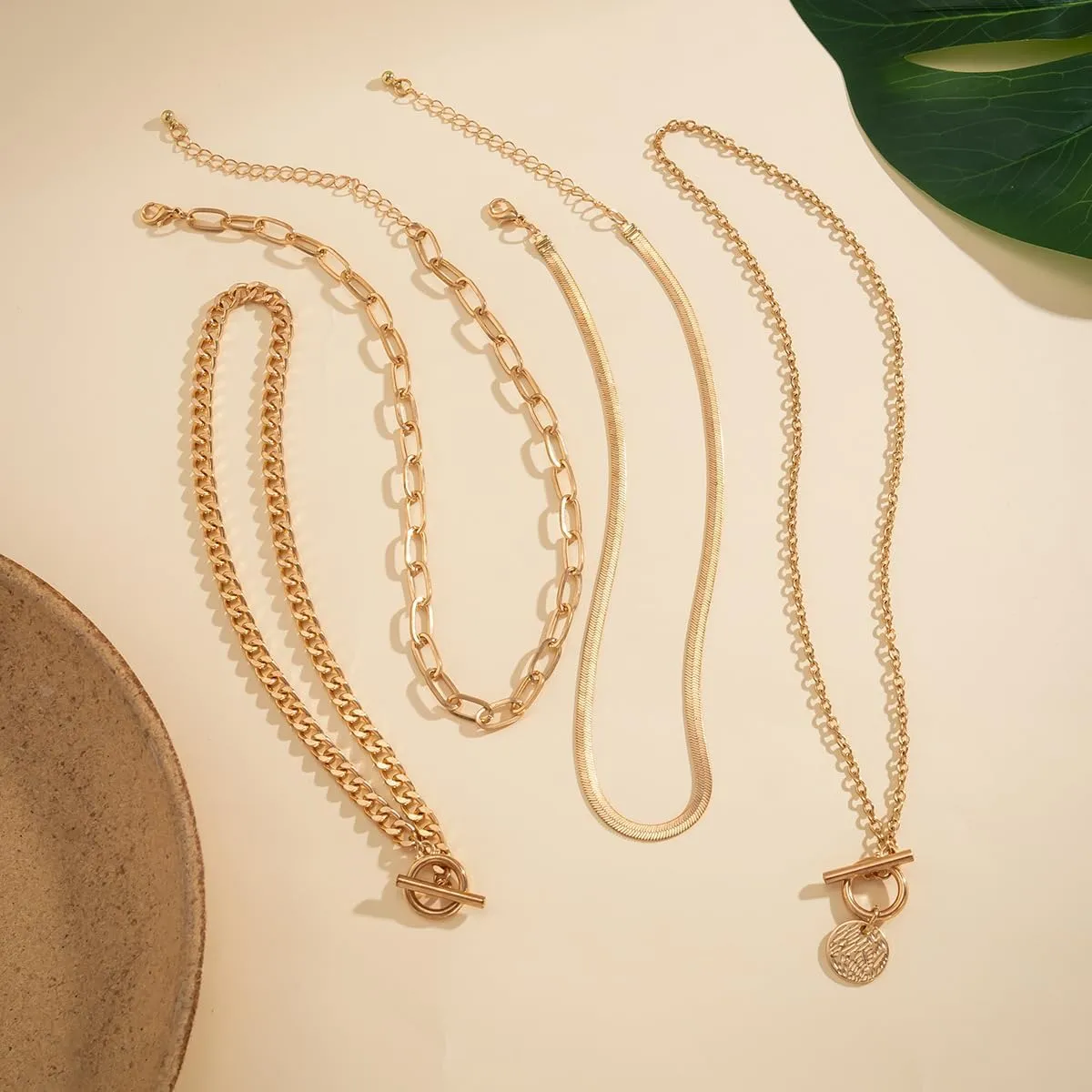 ZMANYIJEW 4pcs Layered Gold Necklaces for Women,Chunky Gold Necklace Herringbone Paperclip Chain Necklace for Women Teen Girls Retro Coin Medallion Pendant Necklaces for Mother's Day